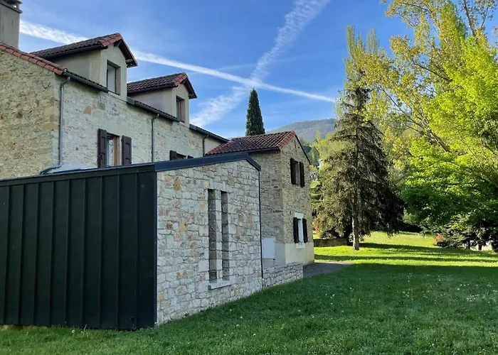 Auberge De Jeunesse Hi Millau La Maladrerie
