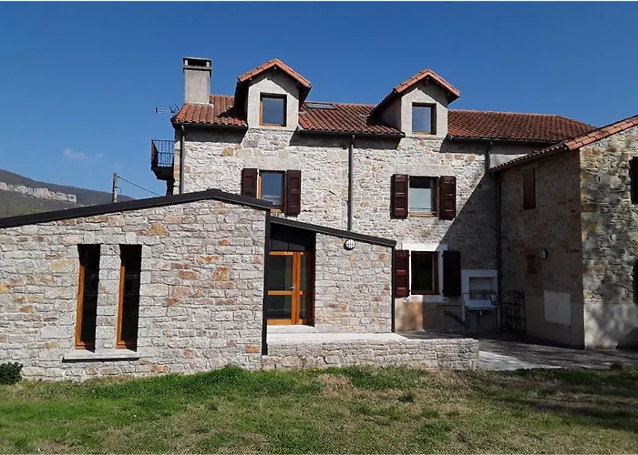Auberge De Jeunesse Hi Millau La Maladrerie